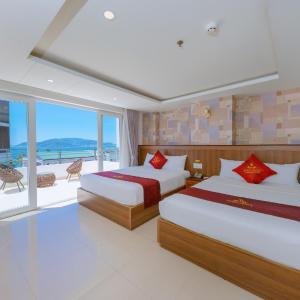 Family Suite with Balcony