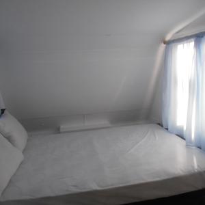 Caravan (2 Adults)