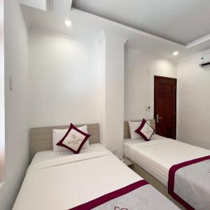 Twin Room with Mountain View