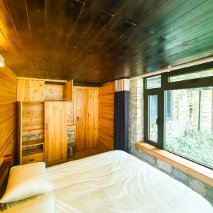Standard Double Room with Shared Bathroom