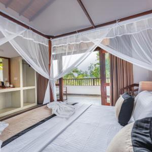 Triple Room with Balcony