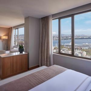 Senior Suite Bosphorus View
