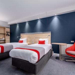 Standard Twin Room with Free Hot Breakfast - Accessible