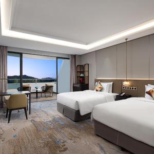 Superior Deluxe Twin Room ( The picture of the room is for reference only. The specific room type shall prevail)