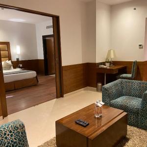 Suite with 15% off on F&B Service (Soft Beverage only)