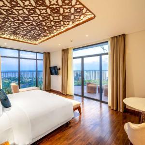 Three-Bedroom Presidential Suite