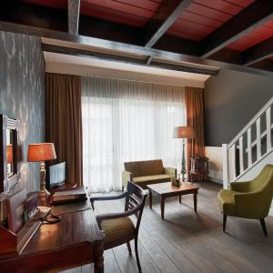 Suite - Split Level (2 Adults)