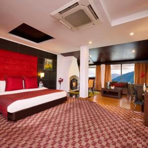 Deluxe Suite - 15% Discount on Beverage and 20% Discount on Laundry and Spa Services