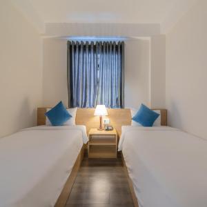 Twin Room with Bathroom