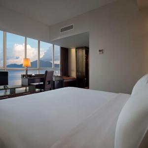 Deluxe Queen Room with Sea View - Smoking