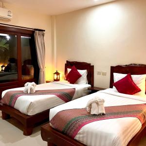 Superior Twin Room with Pool View