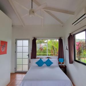 Queen Room with Sea View