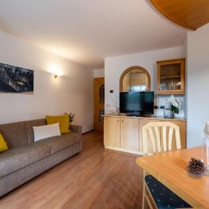 One-Bedroom Apartment (2 Adults + 2 Children)