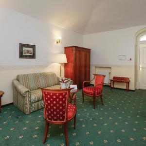 Suite - Main Building