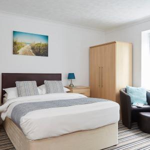 Standard King or Twin Room