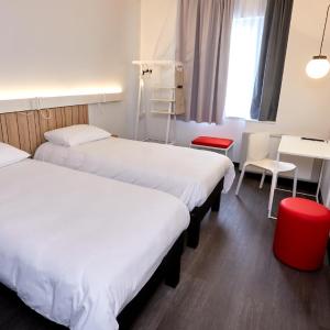 Standard Twin Room - Courtyard Side