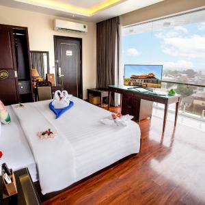 Suite with Balcony