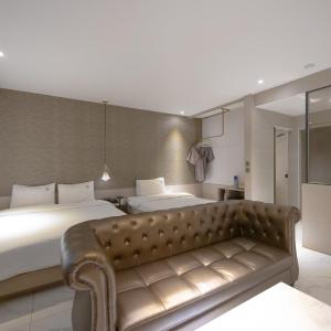 Large Twin Room