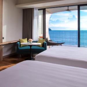 Deluxe Ocean View Queen