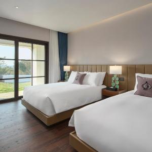 Deluxe Family Suite - B