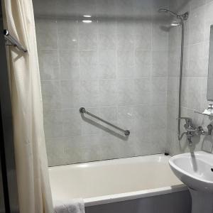 Twin Room with Bath