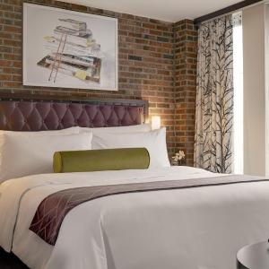 Archer King Guest Room