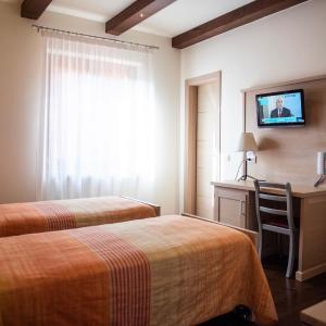 Twin Room with Private Bathroom
