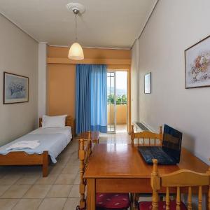 Studio with Sea View (3 Adults)
