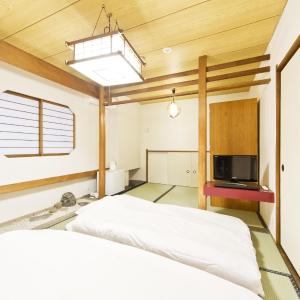 Japanese-Style Room