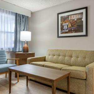 Large Queen Room with Two Queen Beds and Sofa Bed - Non-Smoking