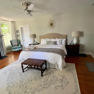 Deluxe King Suite