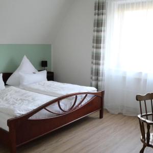 Deluxe Double Room (2 Adults + 1 Child)