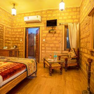 Deluxe Double Room (2 Adults + 1 Child)