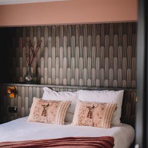 Superior Double Room with Balcony