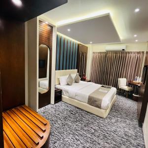 King Room with Mountain View