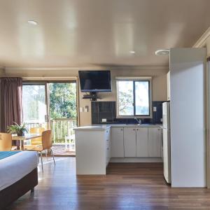 Waterview Cabin