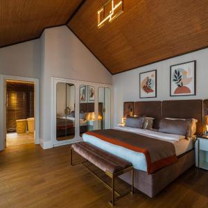 Superior Deluxe Villa with Private Pool (6 Adults + 1 Children)