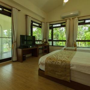 Twin Room with Lake View
