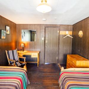 Lodge Room #6 Shared Bath - No Pets