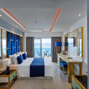 Deluxe Double Room with Balcony and Sea View