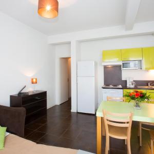 Apartment with 1 Sofa Bed, 1 Double Bed and 2 Single Beds