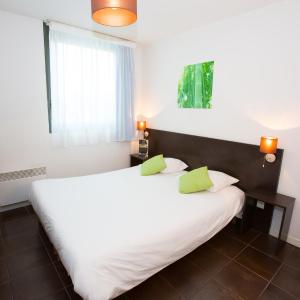 Studio (Double Bed)