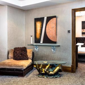 King Magistrate Suite