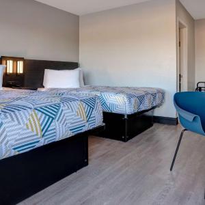 2 Full Beds | Micfridge