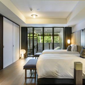 Premium Corner Suite with Open-Air Bath