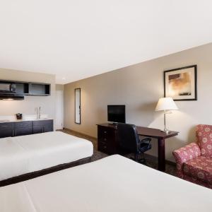Standard Queen Room with Two Queen Beds - Non Smoking 