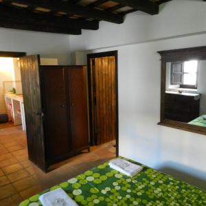 One-Bedroom Apartment (8)