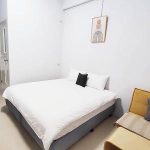 Standard Queen Room - No windows