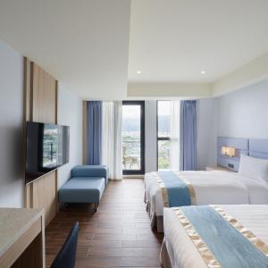 Twin Room with Mountain View