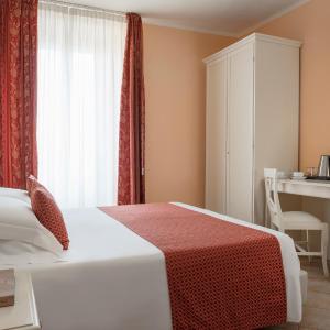 Triple Room with City View